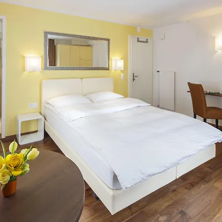 Familie Hugenschmidt Отель 2*