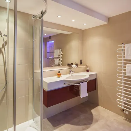 Familie Hugenschmidt Отель Цюрих